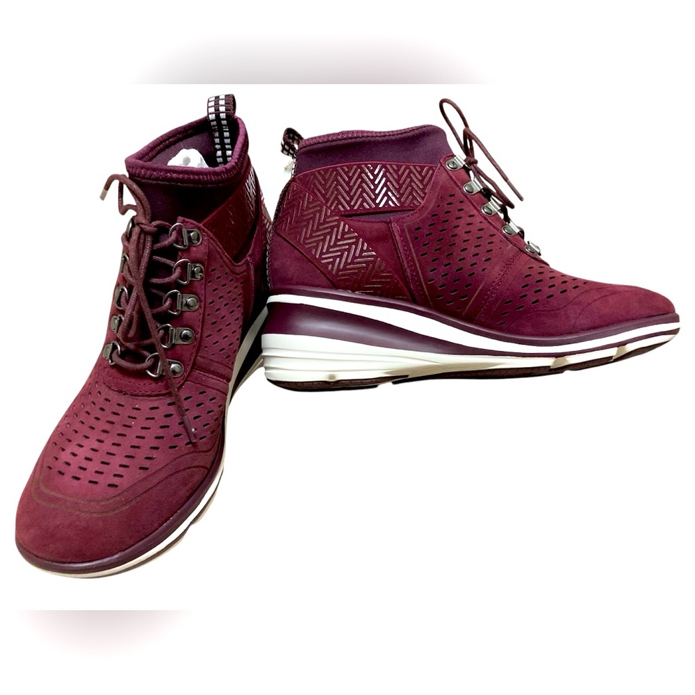 Jambu Offbeat Women’s Suede Medium Wedge Sneaker Bootie  In Wine Sz 7 New